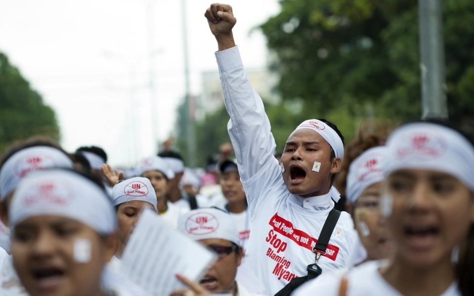 میانمار، گذر دشوار به دموکراسی